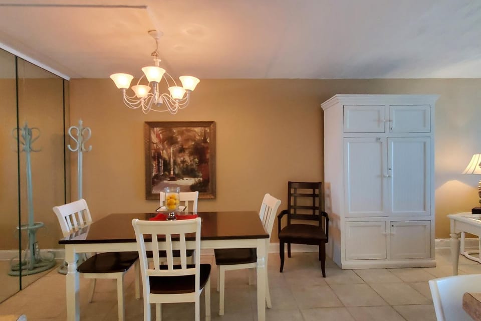 Ocean view condo steps from the sand with balcony pool & tennis House in Okaloosa Island