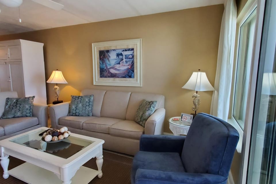 Ocean view condo steps from the sand with balcony pool & tennis House in Okaloosa Island
