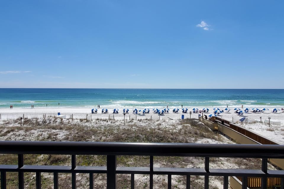 Ocean view condo steps from the sand with balcony pool & tennis House in Okaloosa Island