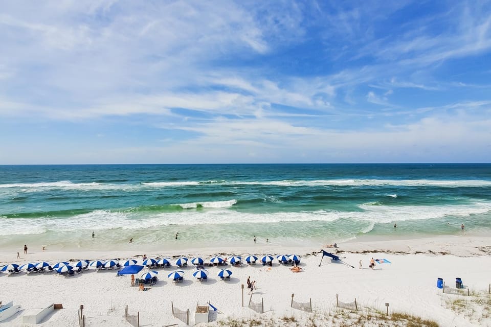 Cozy beachfront home with shared pool private balcony and beach access House in Okaloosa Island