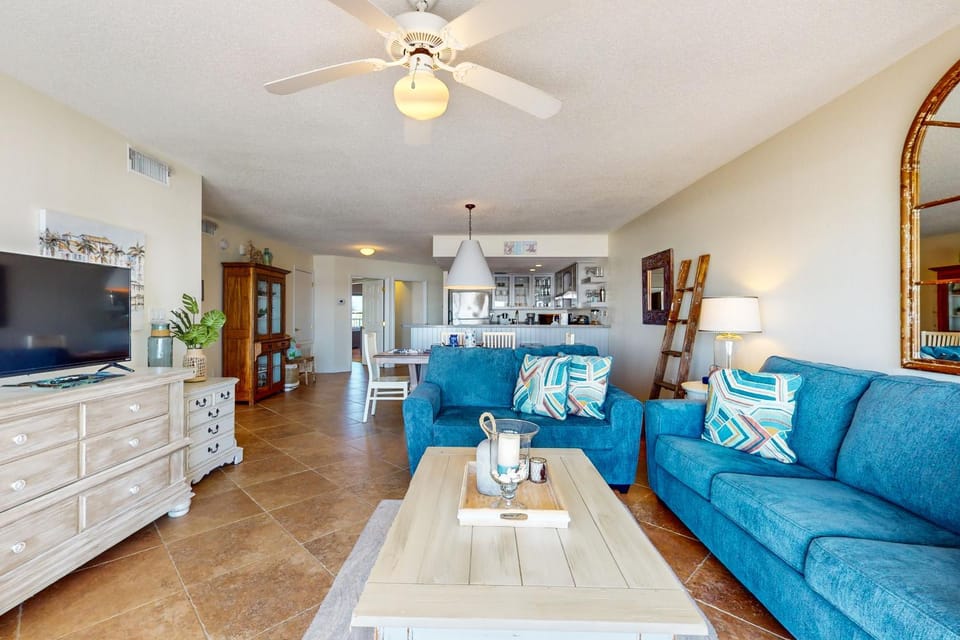 Gulf-front condo with balcony ocean view W&D pool & fitness room House in Okaloosa Island