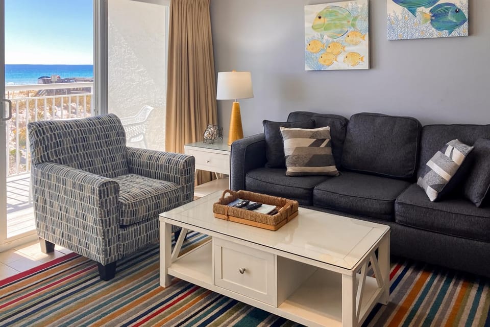 2nd Floor Gulf Front Condo with Gulf Views Close To Entertainment House in Okaloosa Island