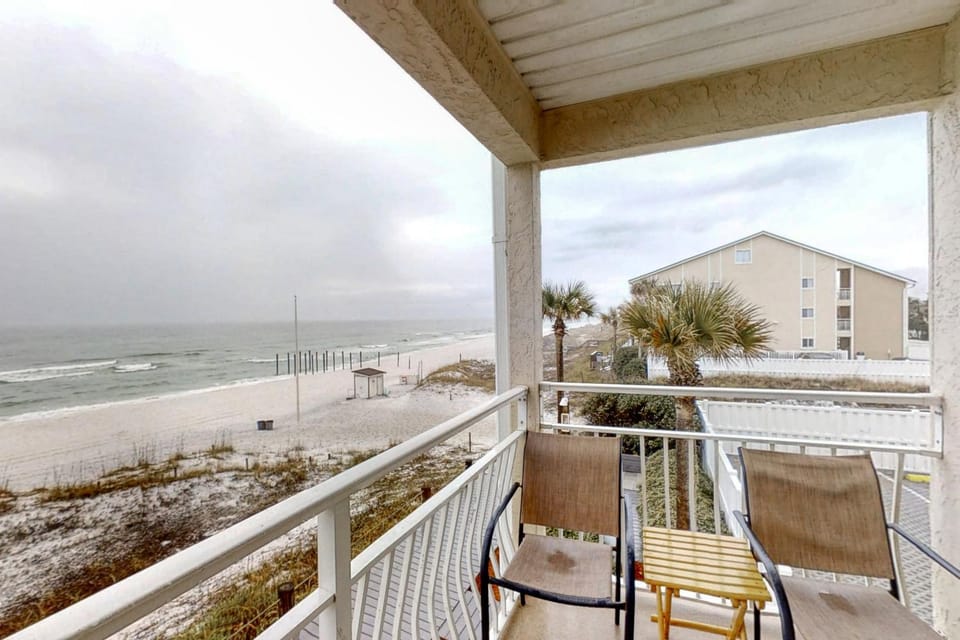 Gulf Front 2nd Floor Condo Pool Beach Boardwalk in Heart of Destin House in Destin