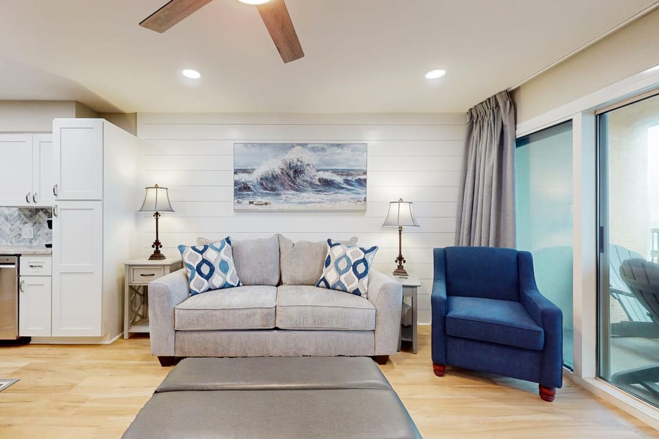 1st-Floor Condo in Heart of Destin with Beach Boardwalk Gulf Front Shared Pool House in Destin