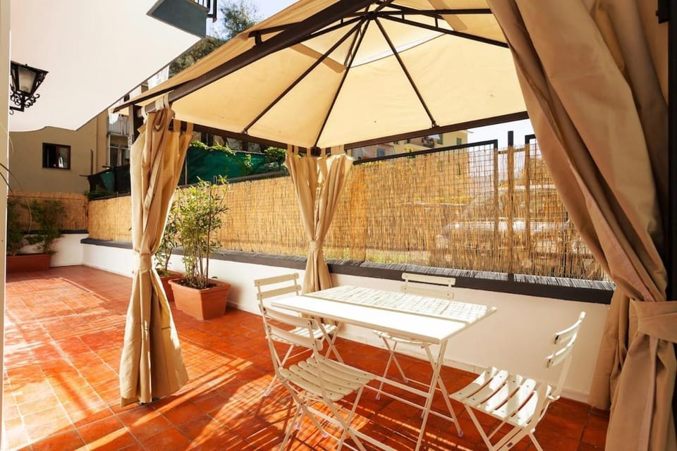 Patio, Day, Balcony/Terrace, Balcony/Terrace, Seating area, Dining area, sunbed