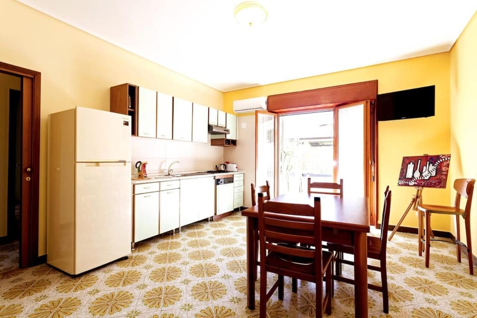 Day, Summer, TV and multimedia, Dining area, internet, washing machine, kitchen, air conditioner