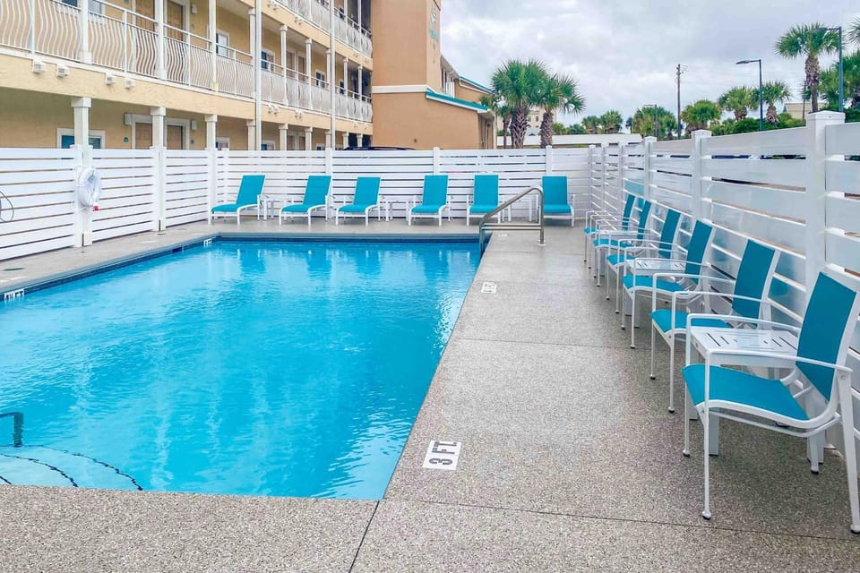 Gorgeous 2nd Floor Condo in Heart of Destin Gulf Front Pool Beach Boardwalk House in Destin