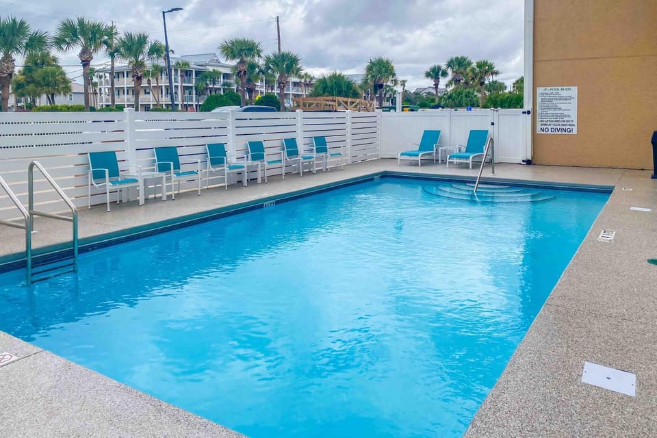 Gorgeous 2nd Floor Condo in Heart of Destin Gulf Front Pool Beach Boardwalk House in Destin