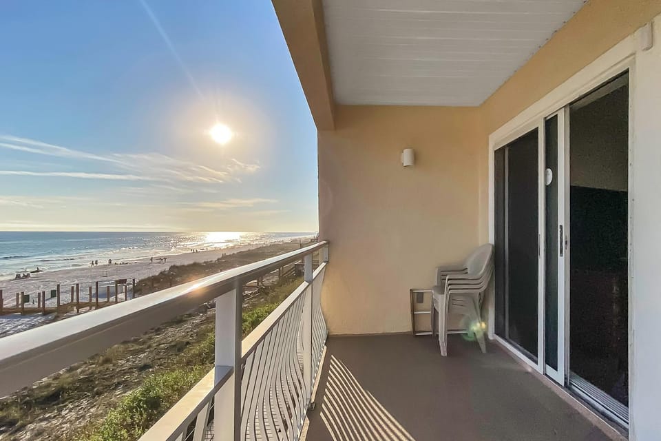 Second-Floor Gulf Front Condo with Shared Pool & Boardwalk in the Heart of Destin House in Destin