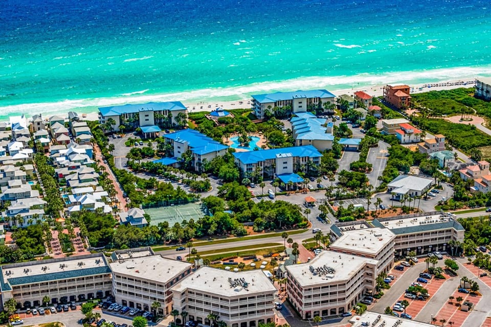 Beach haven with patio lagoon pool hot tub & pickleball - walk to beach House in Rosemary Beach