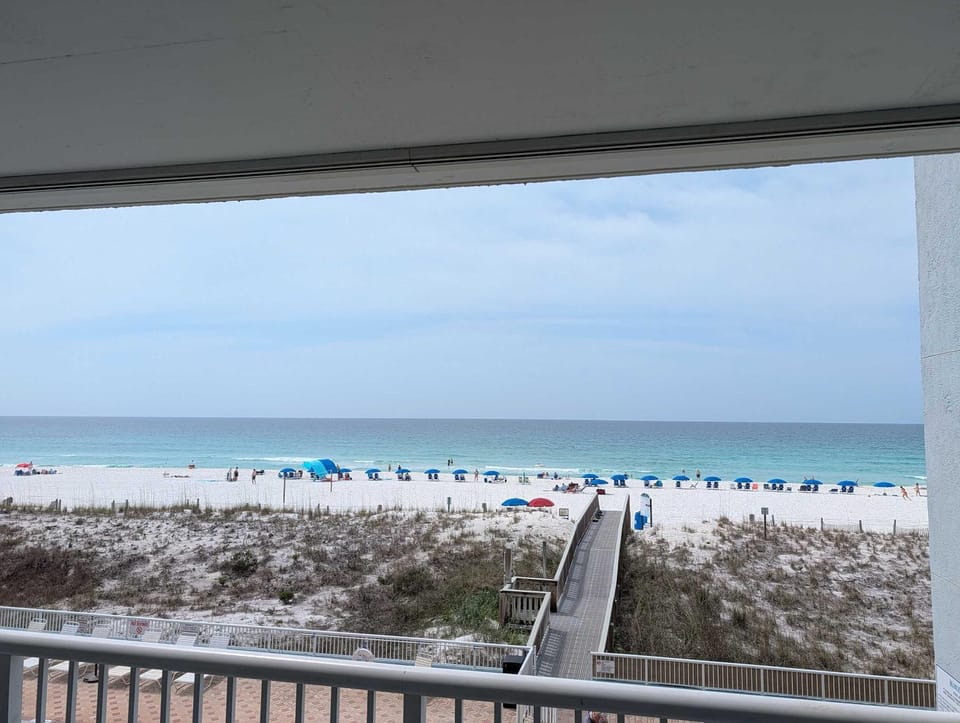 3rd-floor beachfront condo with Gulf views pool gym balcony W&D central AC House in Okaloosa Island