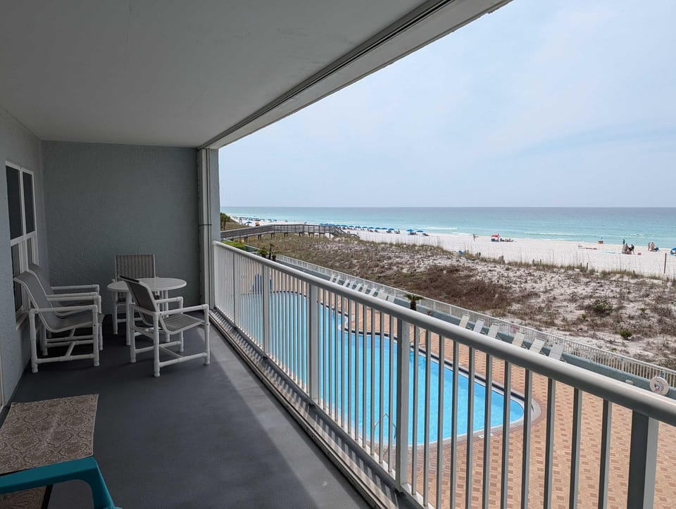 3rd-floor beachfront condo with Gulf views pool gym balcony W&D central AC House in Okaloosa Island