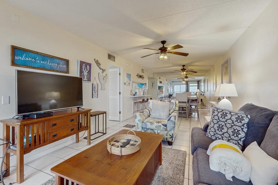 Waterfront condo with easy beach access central AC & pool House in Okaloosa Island