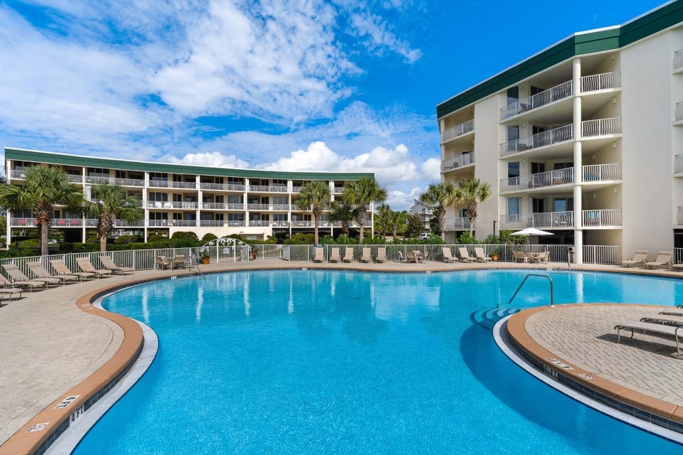 COMPLETELY UPDATED with beach access pool hot tub tennis pickleball & gym House in South Walton County