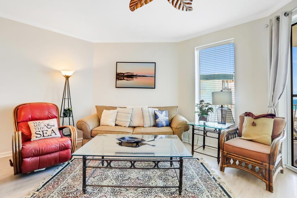 Oceanfront condo with pool hot tub sauna gym bikes tennis - lovely balcony House in South Walton County
