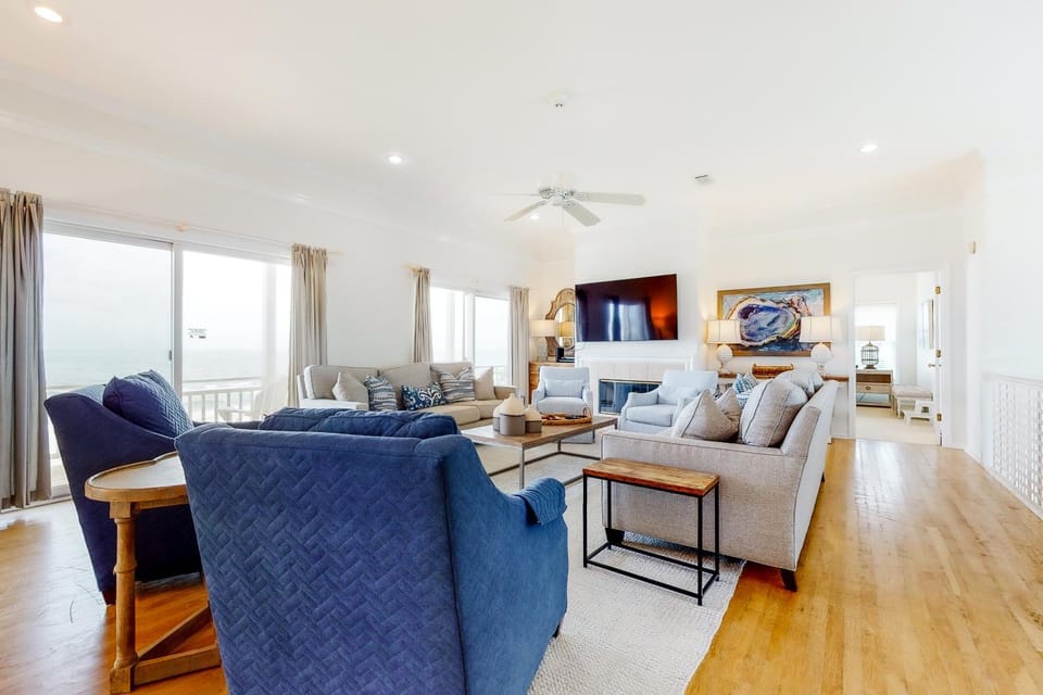 Beachfront home with elevator beach gear on-site neiborhood pool tennis & fitness room House in Saint George Island