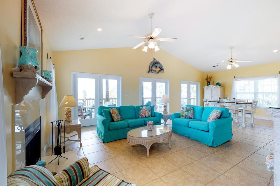 Bayfront home on the East End with private heated pool fishing pier & deck House in Saint George Island