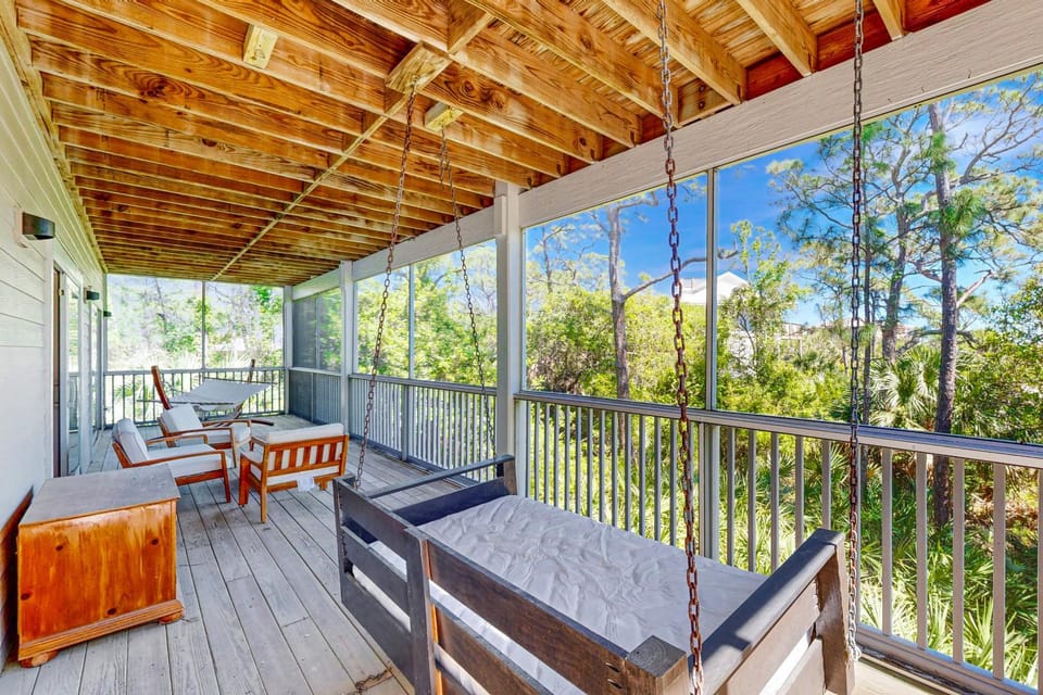Beautiful home near the beach with community pool gym tennis House in Saint George Island
