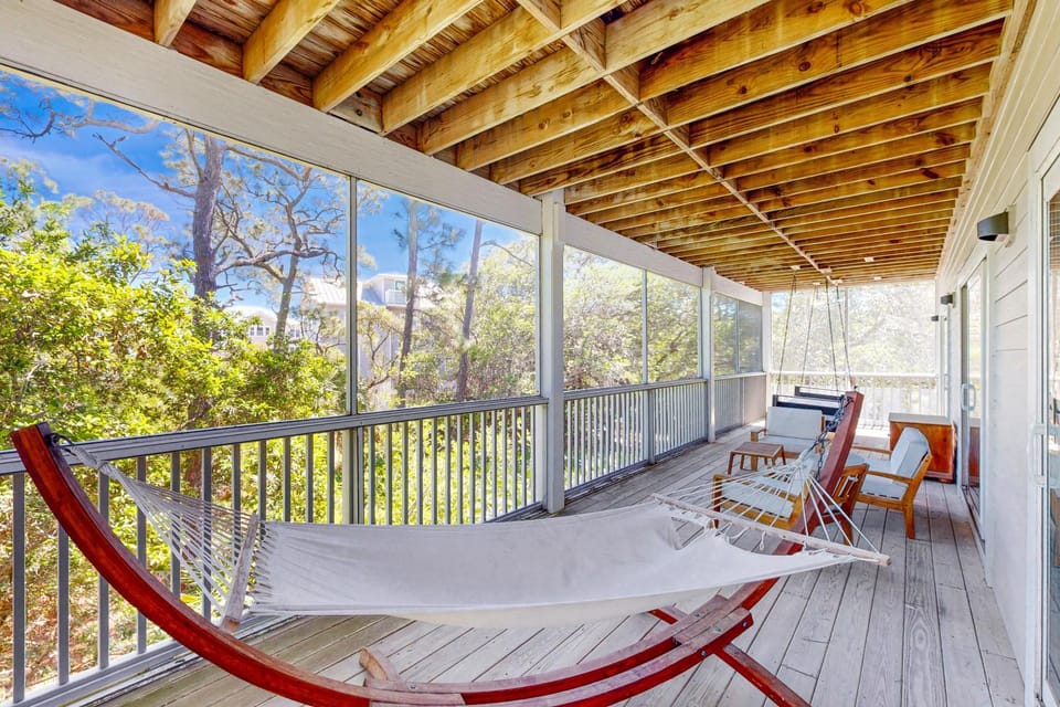 Beautiful home near the beach with community pool gym tennis House in Saint George Island