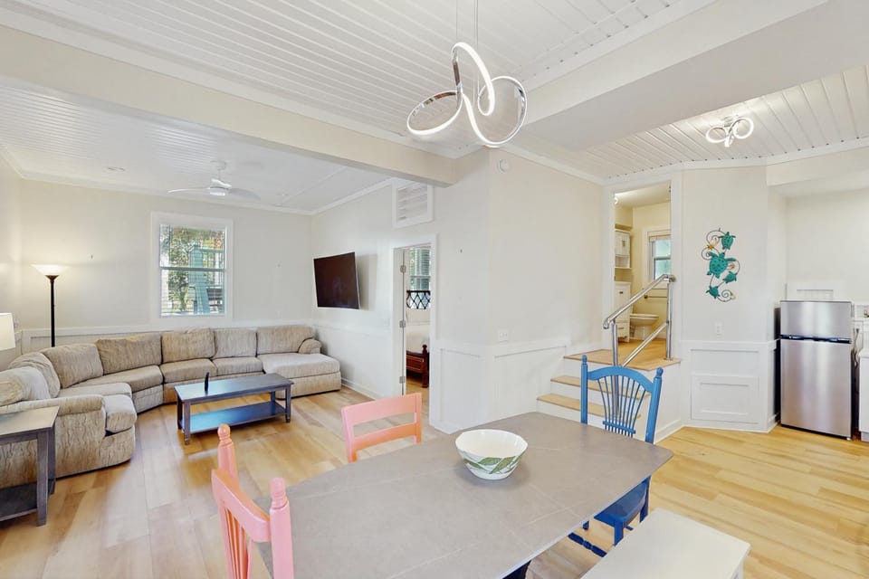 Gorgeous coastal home with full kitchen close to beach House in Saint George Island