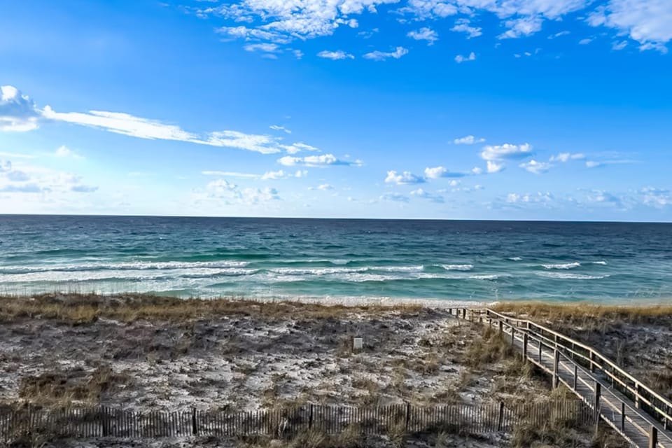 Gorgeous Gulf front townhome Gas grill and beach access House in Pensacola Beach