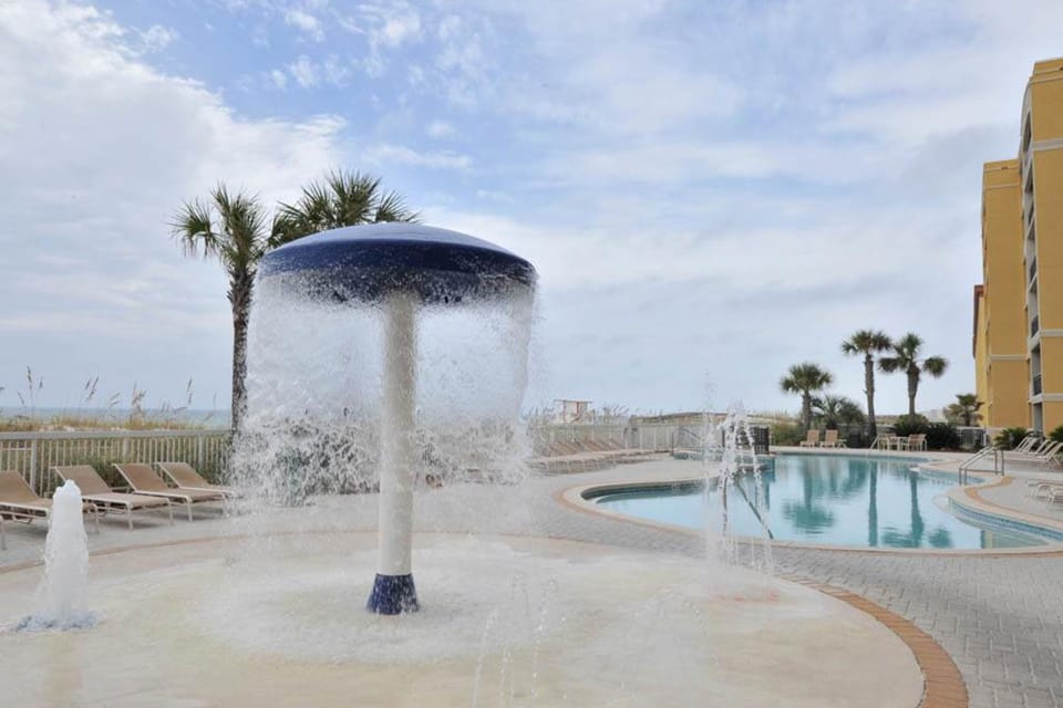 Pretty Gulf Front Condo Fun Amenities Nearby Shopping & Dining Apartment in Okaloosa Island