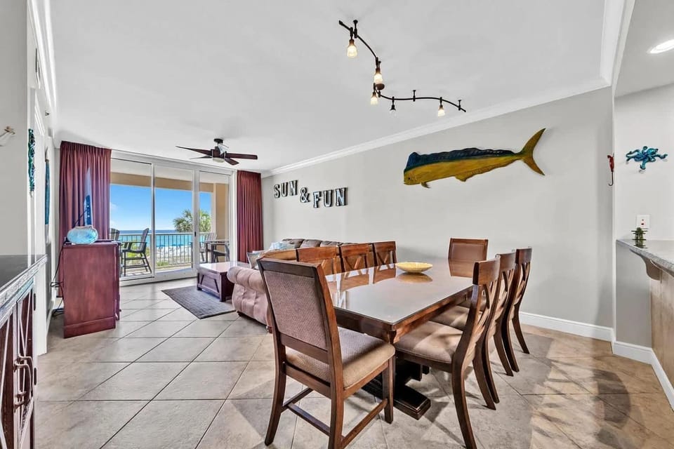 2nd Floor Gulf Front Condo Fun Amenities Nearby Shopping & Dining House in Okaloosa Island