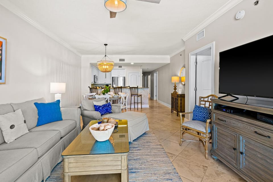 Third Floor Oceanfront Condo with Ocean View Shared Pool W&D and Fast WiFi House in Okaloosa Island
