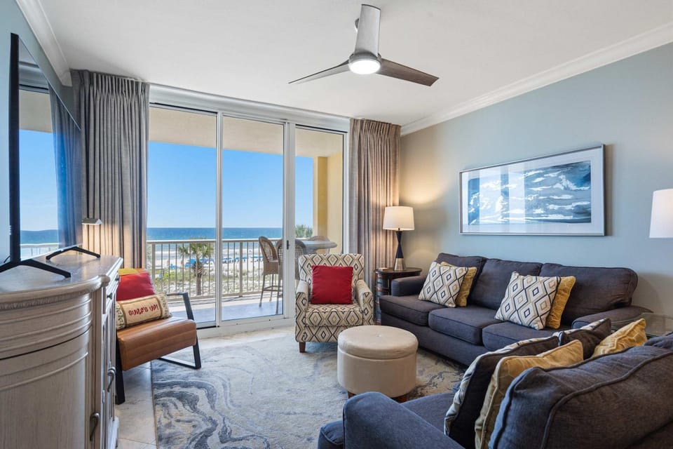 Beautiful coastal retreat with water view beach access & shared pool hot tub House in Okaloosa Island