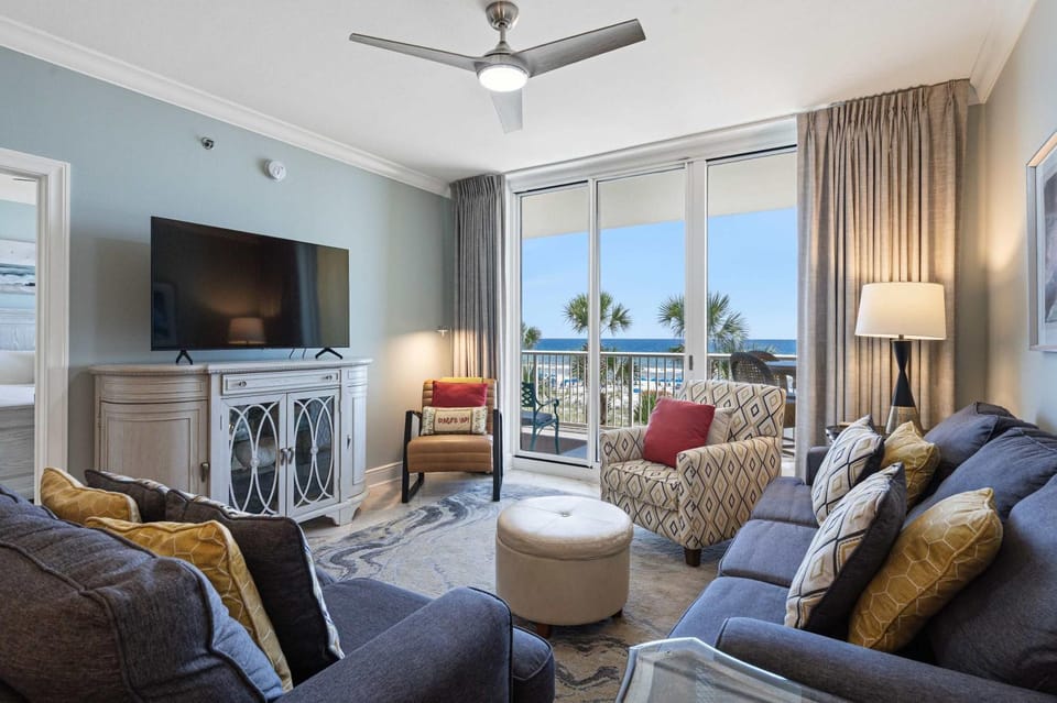 Beautiful coastal retreat with water view beach access & shared pool hot tub House in Okaloosa Island