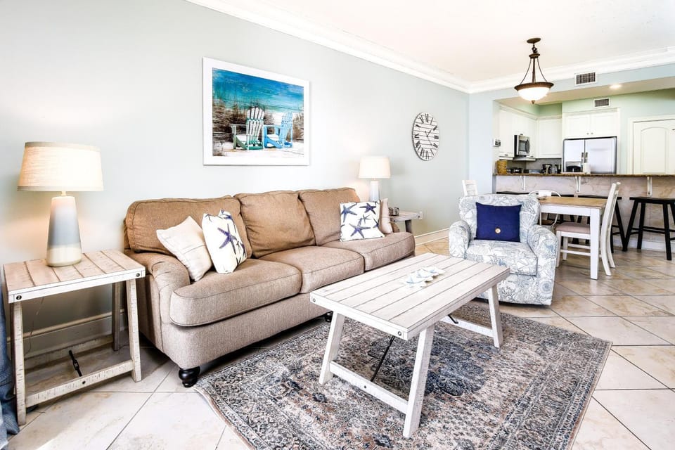 Gulf View Condo with Shared Hot Tub Outdoor Pool Splash Pad Beach Service House in Okaloosa Island