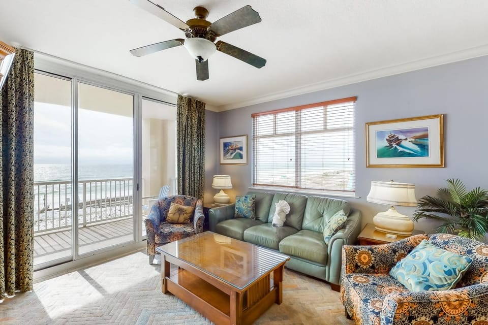 3rd Floor Cute Gulf Front Condo Pools Onsite Nearby Dining House in Okaloosa Island