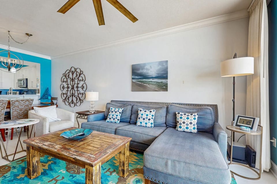 Gulf Front Condo Beach Service Included Walk To Dining & Entertainment House in Okaloosa Island