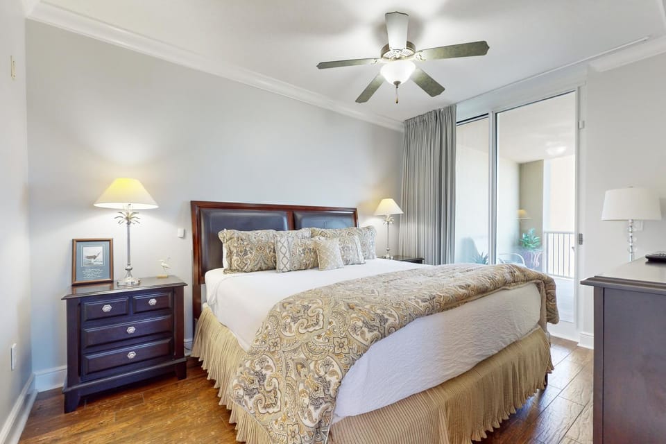 Fantastic ocean view condo with fitness area pool hot tub & W&D House in Okaloosa Island