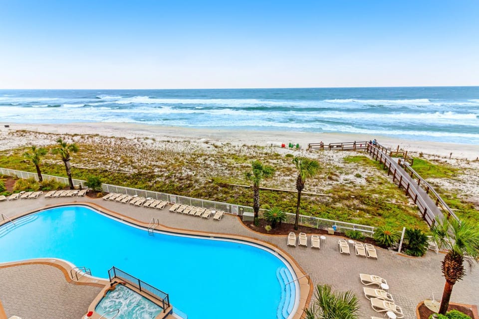 5th Floor Gulf Front Condo Shared Amenities Nearby Shopping & Dining House in Okaloosa Island