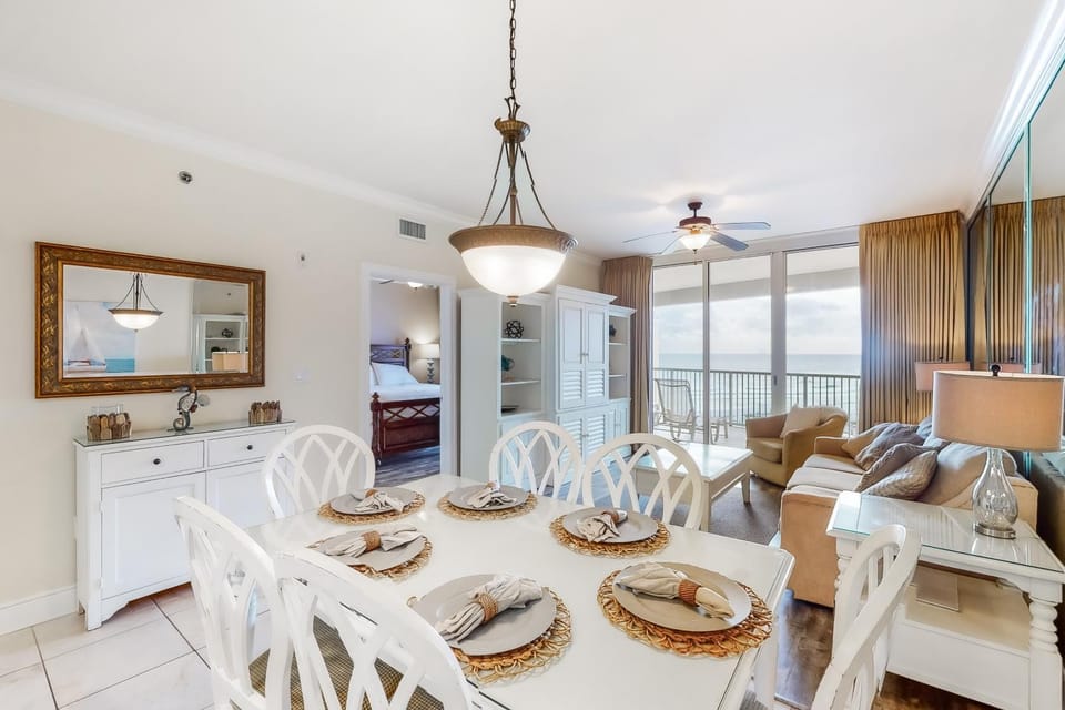 5th Floor Gulf Front Condo Fun Amenities Nearby Shopping & Dining House in Okaloosa Island