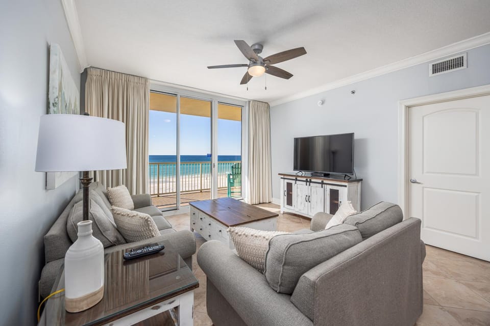 Cute 5th Floor Condo with Pools Onsite Nearby Activities Shops Restaurants House in Okaloosa Island