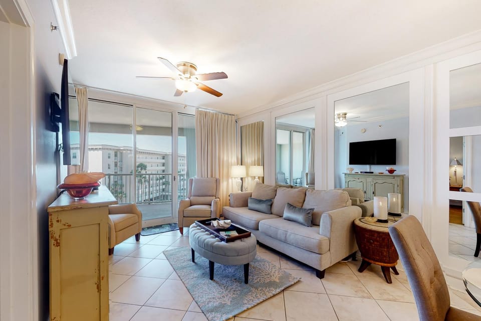 Fifth Floor Azure Condo with Shared Pool & Hot Tub Ocean View W&D and Fast WiFi House in Okaloosa Island