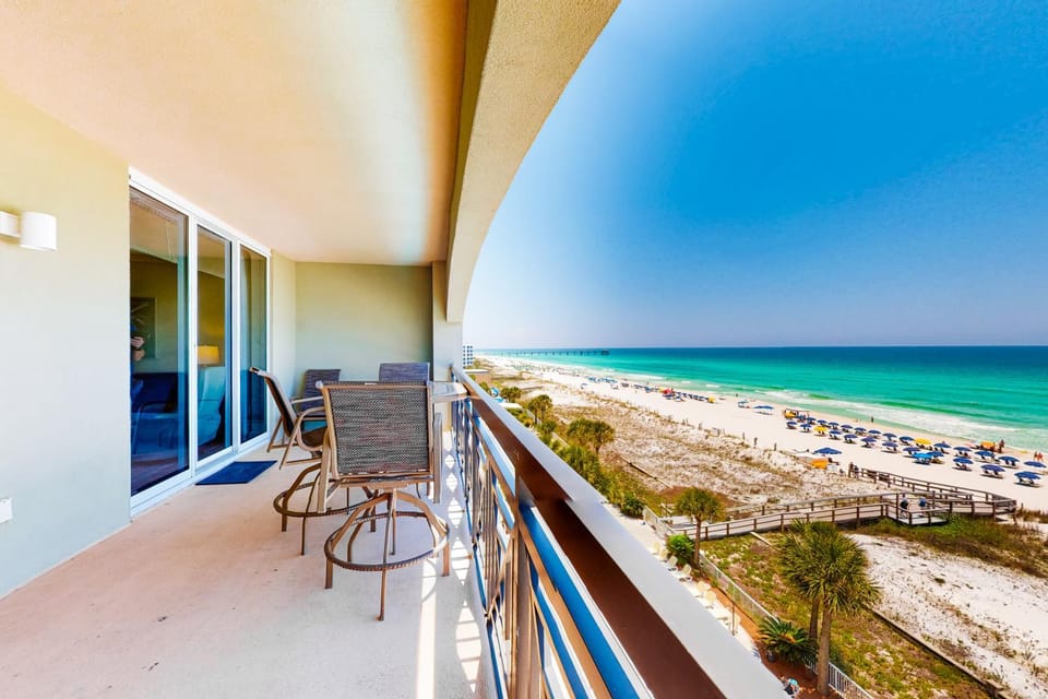 Gulf Gem with Shared Pool Hot Tub Fast WiFi Fantastic Views & Private Balcony House in Okaloosa Island