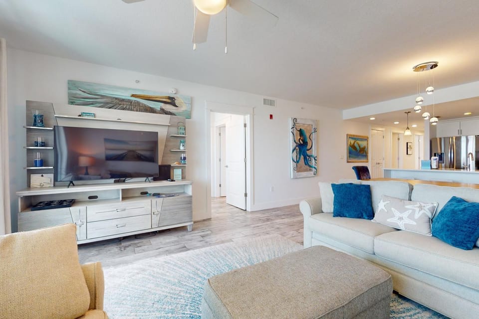 Gulf-front condo with upgraded features - quick drive to entertainment House in Okaloosa Island