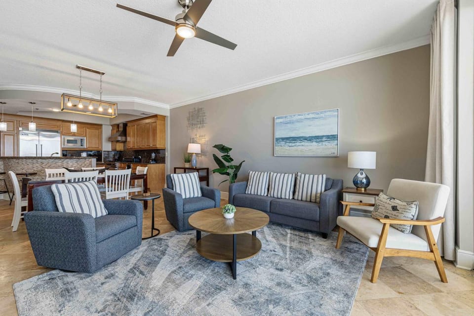 Gulf Front Great Amenities Free WiFi Nearby Shops & Restaurants House in Okaloosa Island