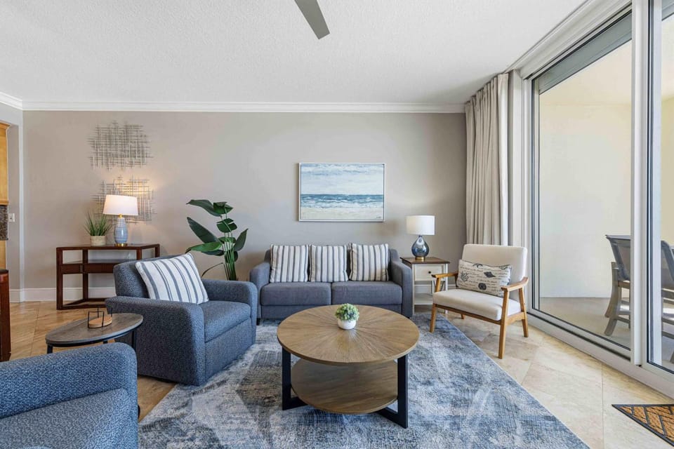 Gulf Front Great Amenities Free WiFi Nearby Shops & Restaurants House in Okaloosa Island