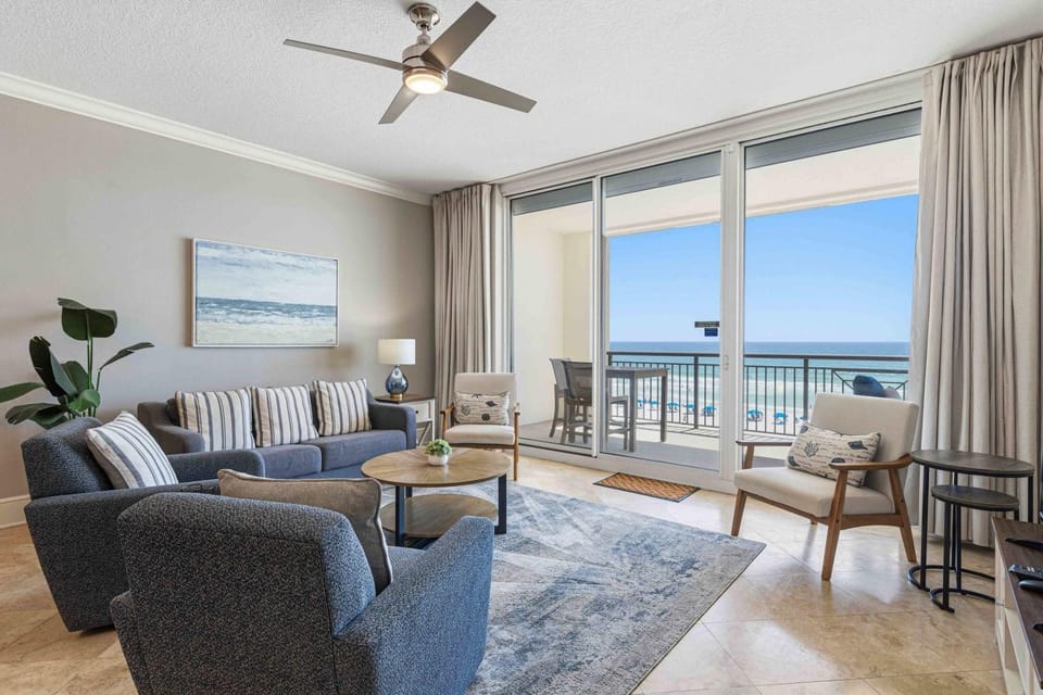 Gulf Front Great Amenities Free WiFi Nearby Shops & Restaurants House in Okaloosa Island