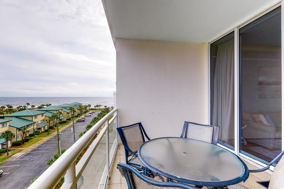 Condo with partial Gulf view fitness center pools & beach access - near shops House in Okaloosa Island