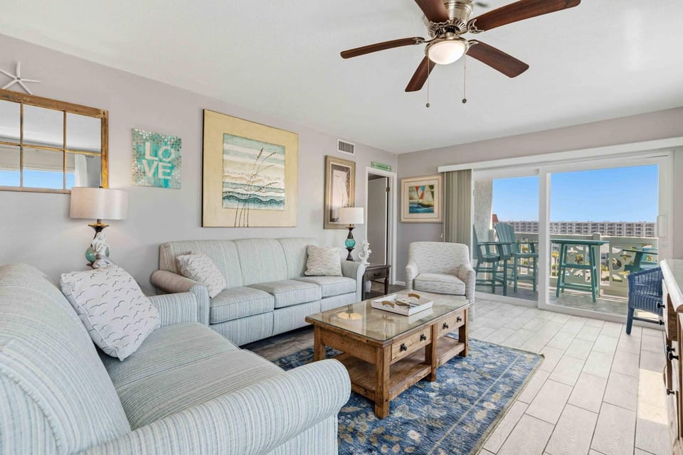 Modern 6th-floor condo with furnished balcony ocean views pools & beach access House in Okaloosa Island