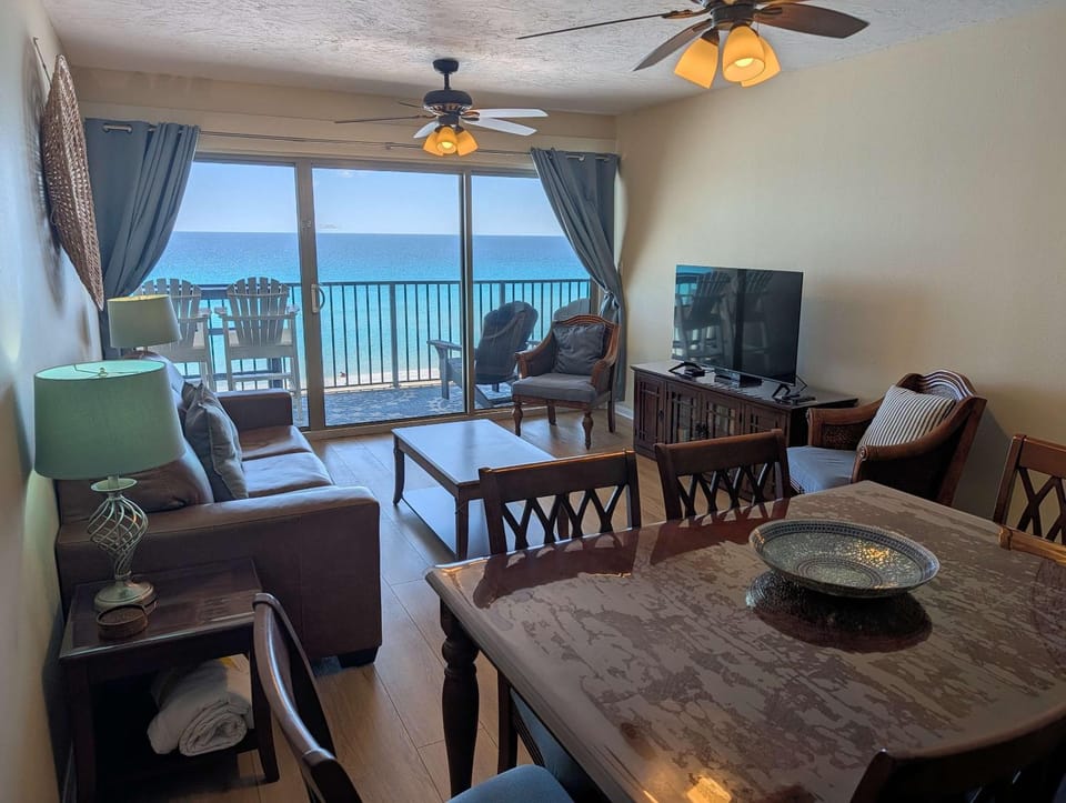 Beautiful Gulf-front Condo with a Community Pool and Free WiFi House in Okaloosa Island