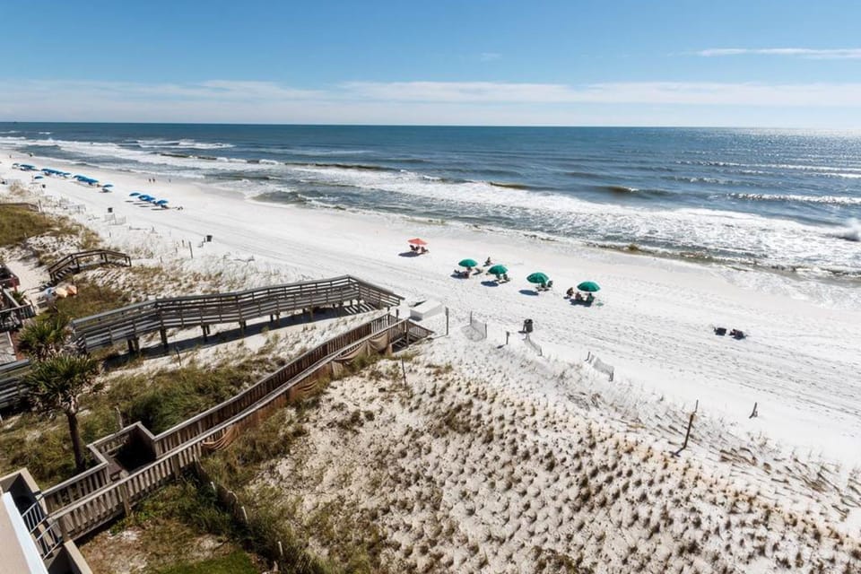 Beautiful Gulf-front Condo with a Community Pool and Free WiFi House in Okaloosa Island
