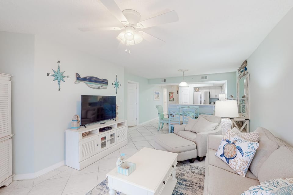 Charming Beachfront Condo Perfectly Located Near Entertainment House in Okaloosa Island