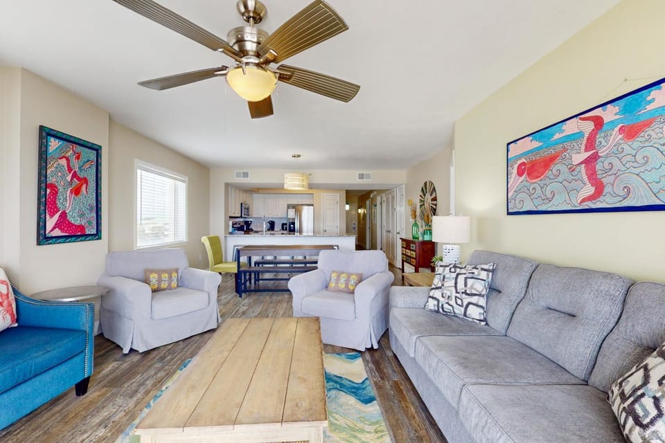 Relaxing oceanfront escape with fitness center shared pool & views House in Okaloosa Island