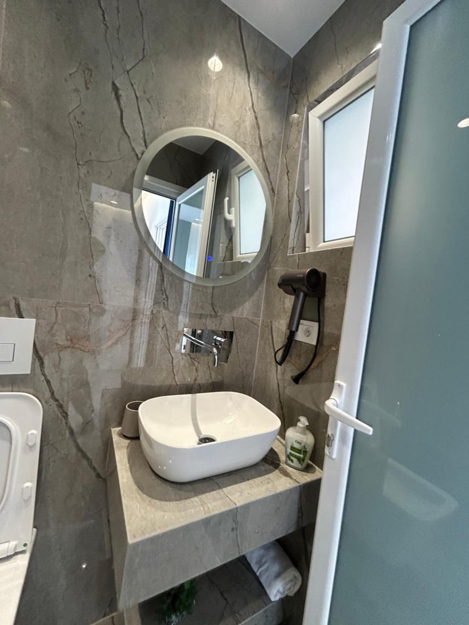 Maizon Rooms Apartment in Ksamil